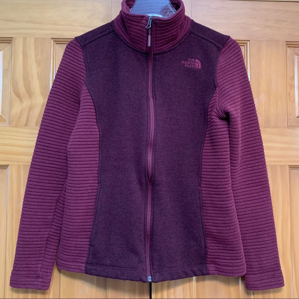 The North Face Women’s Jacket Medium Burgundy/Wine Color